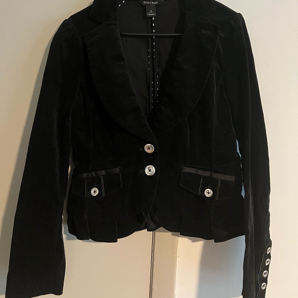 White House/Black Market 
Sturdy Stretch Corduroy 
Very detailed Size6